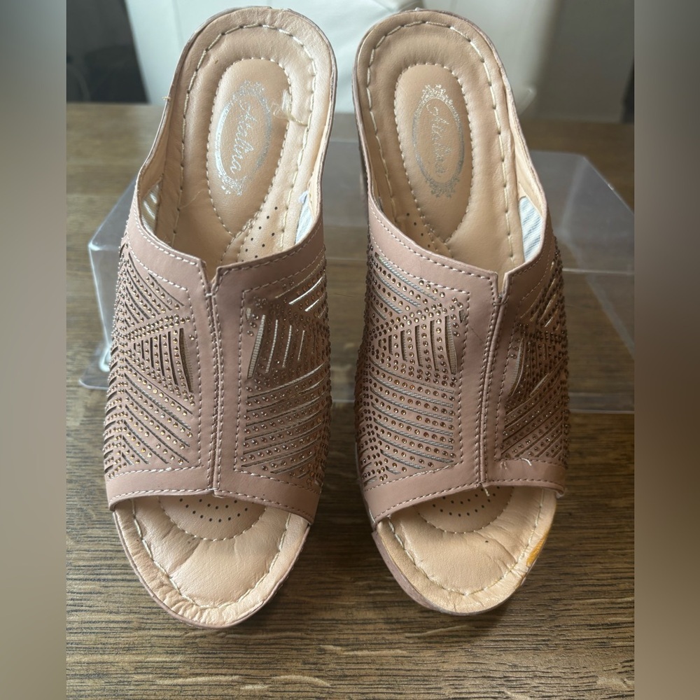 Atia h‎ na Taupe Rhinestone Wedge Sandals EU 38 Slip-On